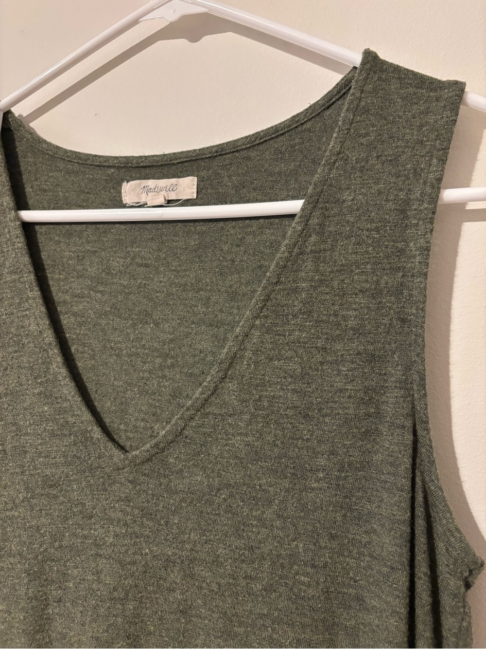 Sleeveless Madewell V-Neck Knit Dress in Olive Green Womens Size Medium - Picture 2 of 7